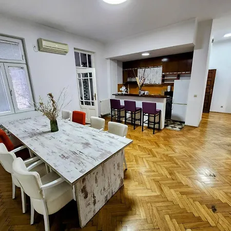 No Empty Beds Deals - Center - Kolarceva Street *