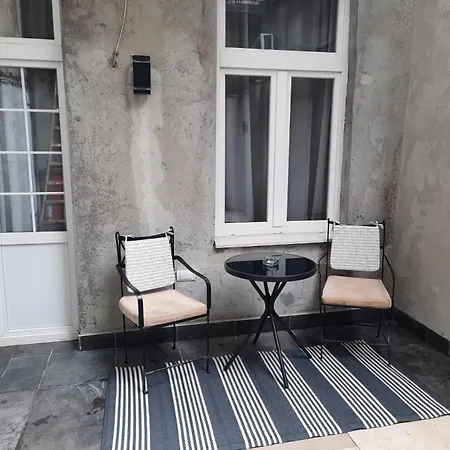 No Empty Beds Deals - Center - Kolarceva Street *