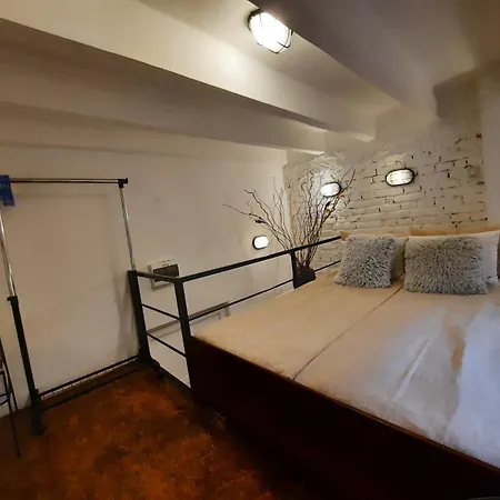 No Empty Beds Deals - Center - Kolarceva Street
